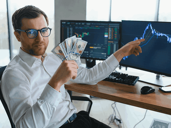 Immediate Growth investing trader holding cash